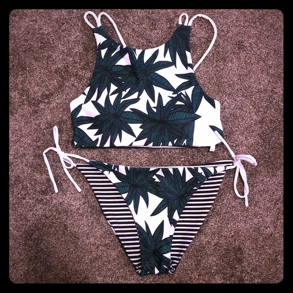 Reversible swim suit NWOT - Picture 1 of 3